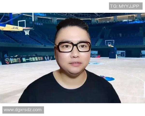 武汉篮球队以82分稳居杯赛积分榜首位展现强劲实力